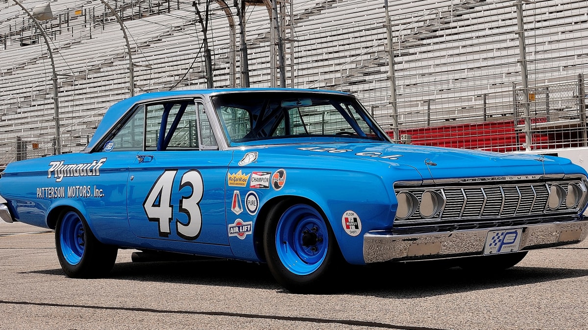 1966 Plymouth Belvedere  Art & Speed Classic Car Gallery in