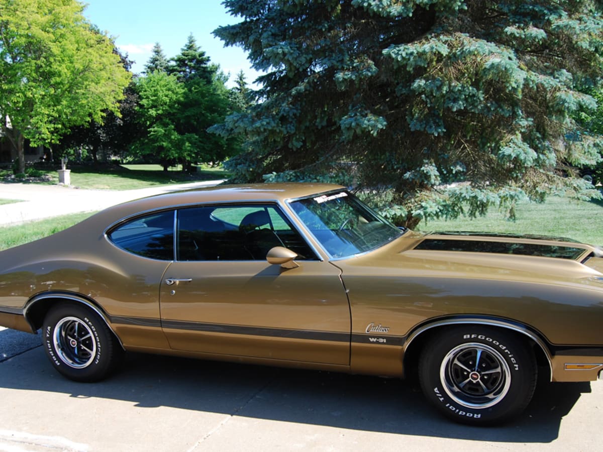 Car Of The Week 1970 Oldsmobile Cutlass S W 31 Holiday Coupe Old Cars Weekly
