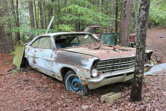 1967 年の Galaxie 500XL は、フルサイズのフォード ファストバック ボディ スタイルのスポーツ バージョンで、オートマチック トランスミッションが標準装備されていました。 コンソールシートとバケットシートはそのまま。