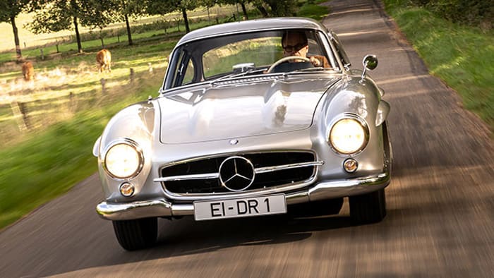 1955年メルセデス・ベンツ 300 SL ガルウィングがアンディ・ウォーホルの作品に登場 "車"