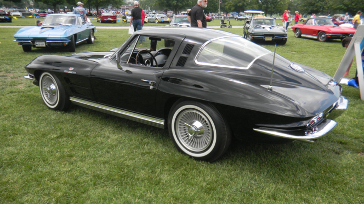 Corvettes at Carlisle to spotlight Bloomington Gold Benchmark Corvettes ...