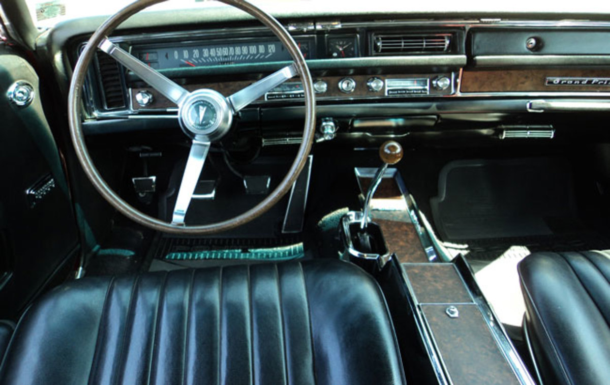 1968-Grand-Prix-interior1