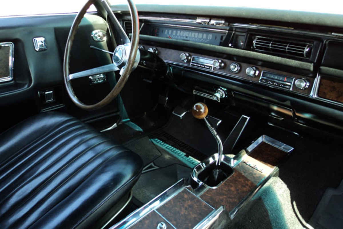 1968-Grand-Prix-interior-2