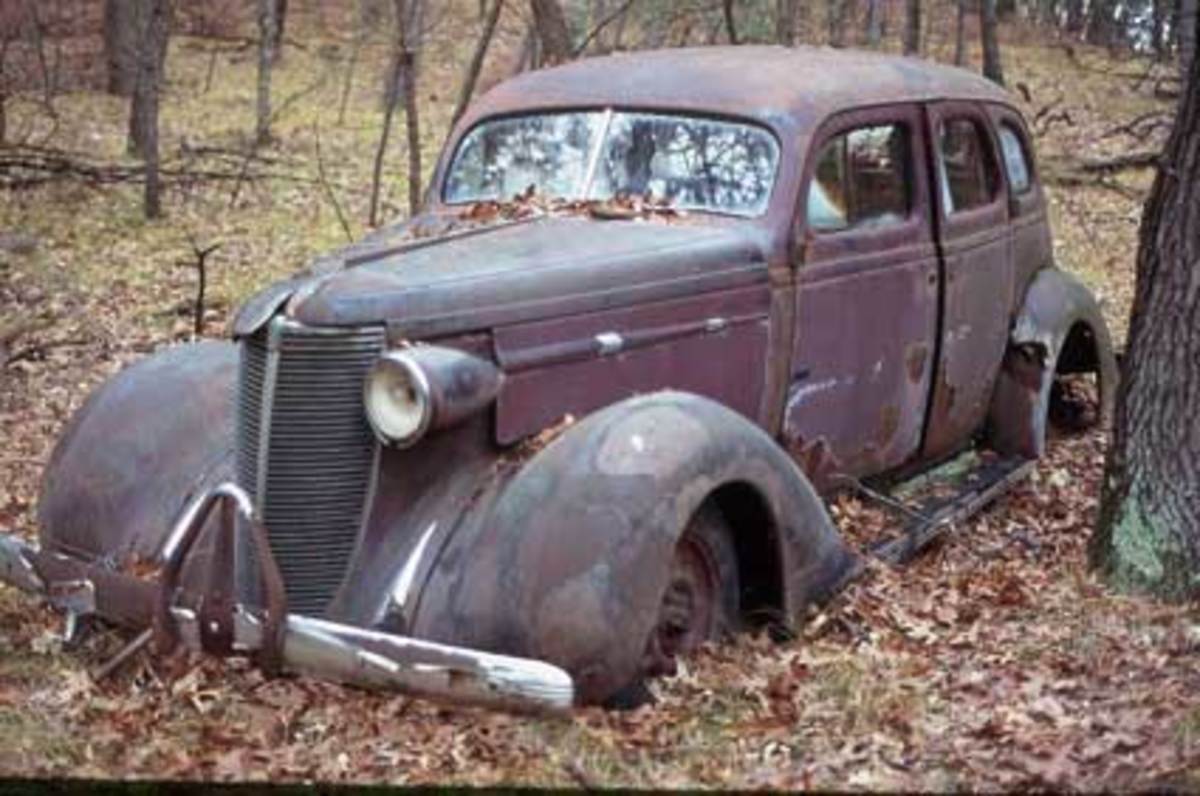 Wisconsin salvage yard "wonderland" of vintage parts Old Cars Weekly