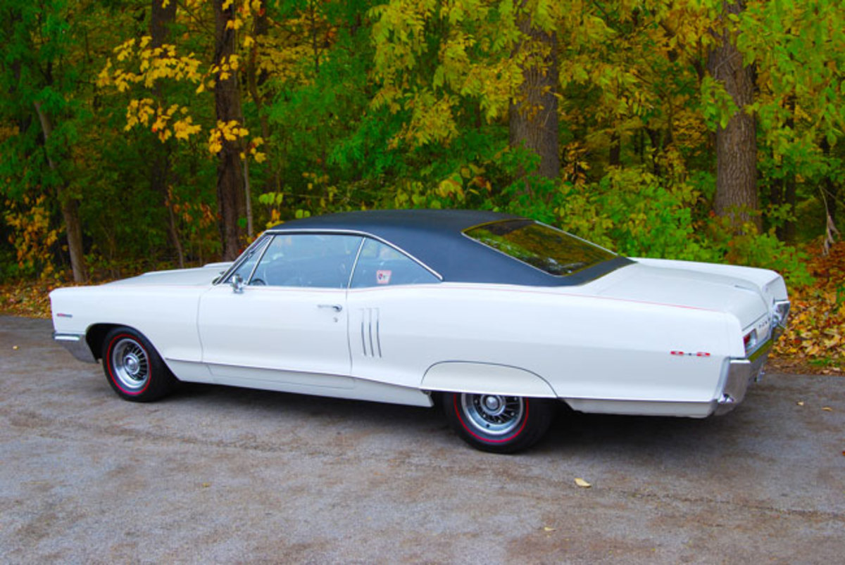 Car of the Week: 1966 Pontiac 2+2 - Old Cars Weekly