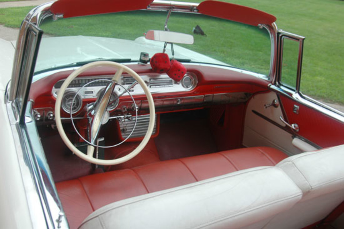 1957 Pontiac Bonneville convertible con inyección de combustible - Old Cars Weekly