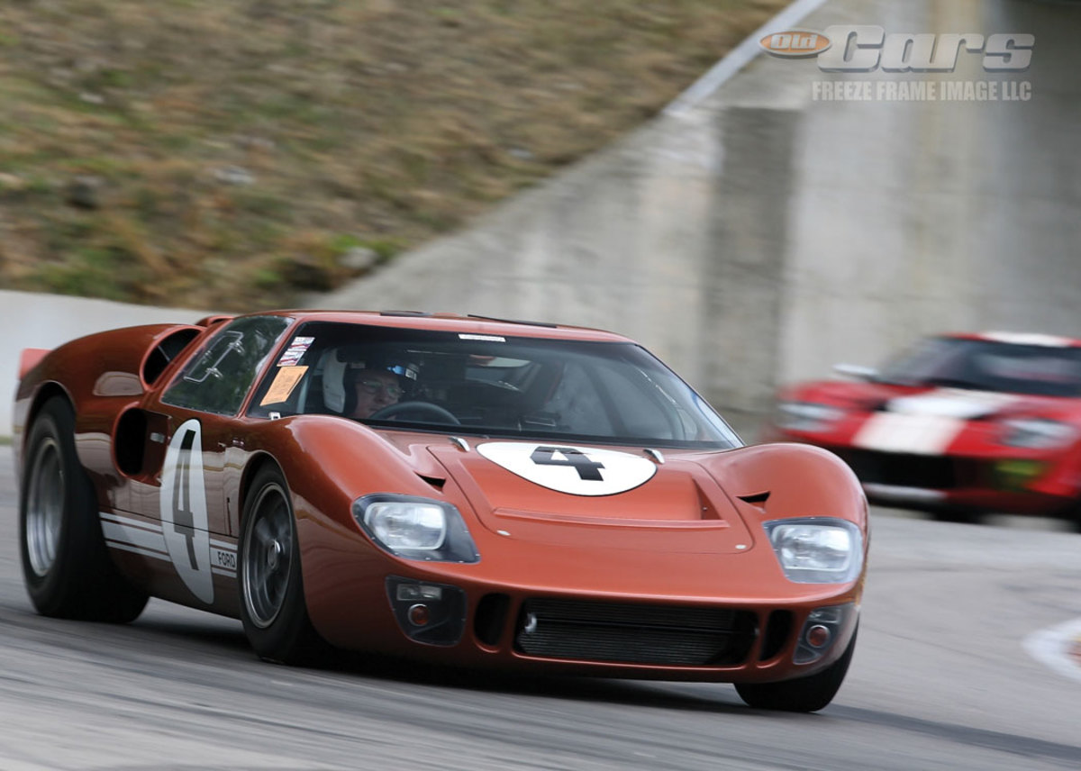 11-gt40-road-america-historic-races-a015.jpg