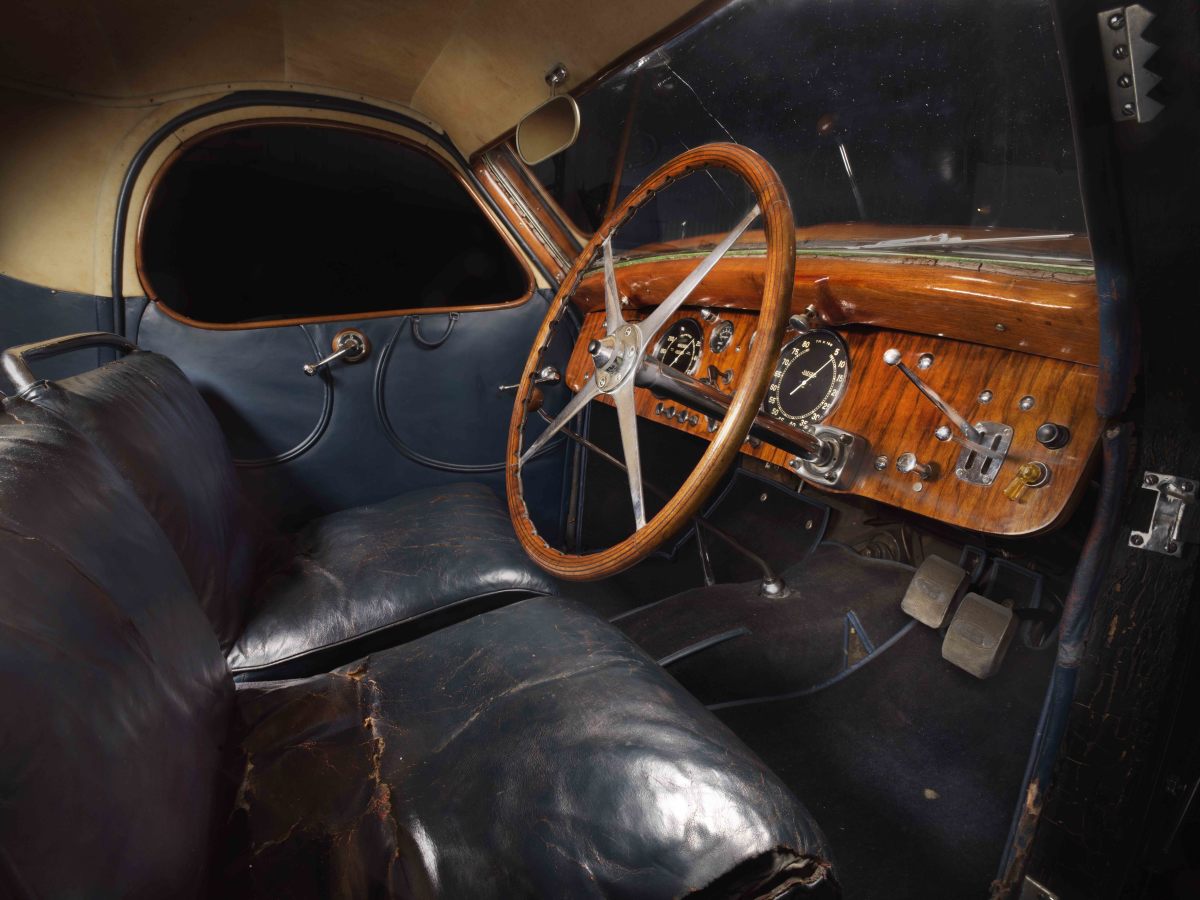 bugatti-type-57-atlante-interior.jpg