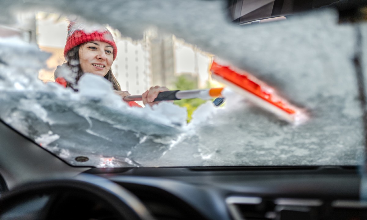 Driver Side Window Scraper